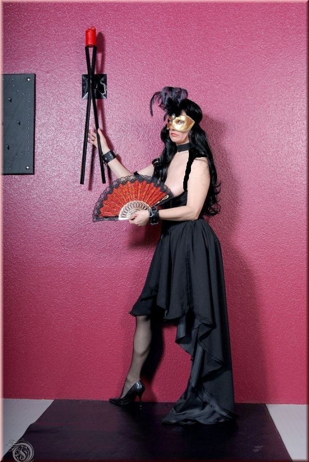 Die Geschichte der O Kleider der O - lionara-moden Webseite!