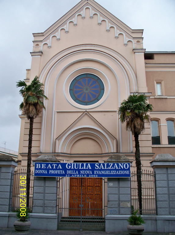 Piazza Giovanni Pisa - Chiesa del Sacro Cuore