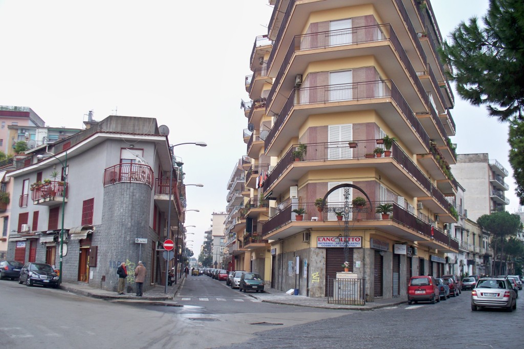 Piazza Giovanni Pisa - verso Via S. Pietro