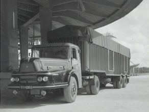 Vous connaissez l'hippodrome de CRAON  ? En 1960, nous avons participé à sa construction en béton. Au début des années 2000, nous avons transporté les tribunes en acier