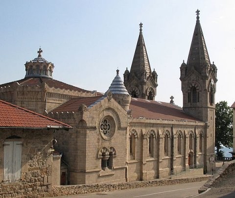 Basilique Saint Régis Ouvert toute l’année, tous les jours de 8h à 18h.  De style néo-byzantin, elle fut construite de 1865 à 1900.