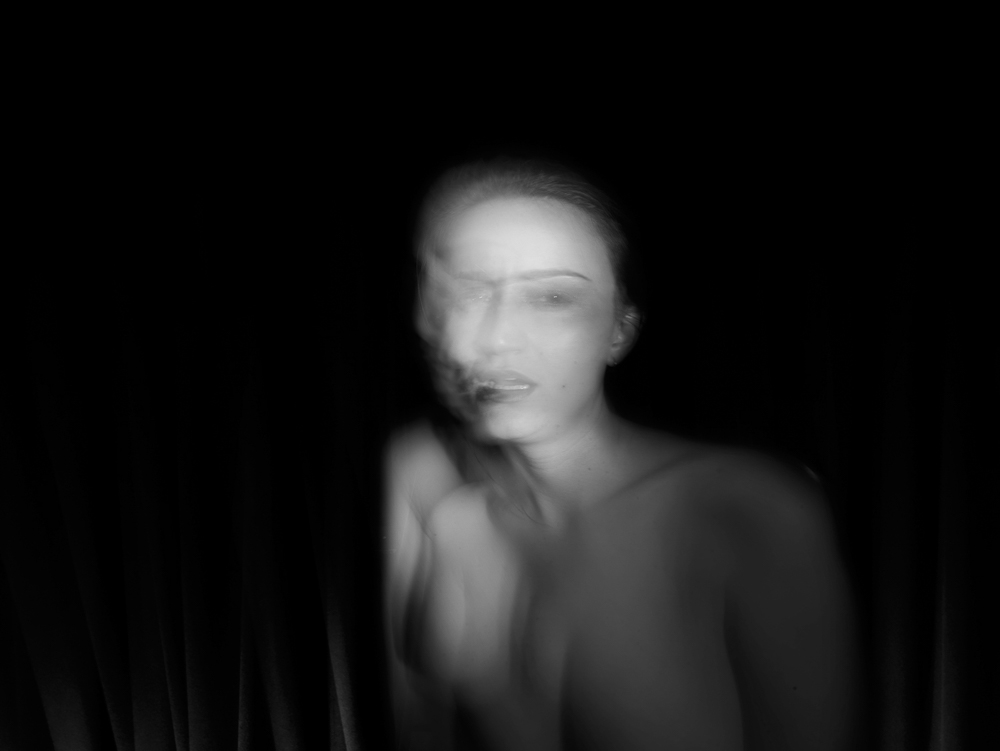 David Lynch - Woman against curtains #1, 80 x 106 cm