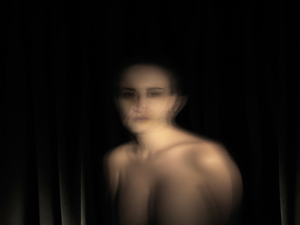 David Lynch - Woman against curtains #2, 80 x 106 cm
