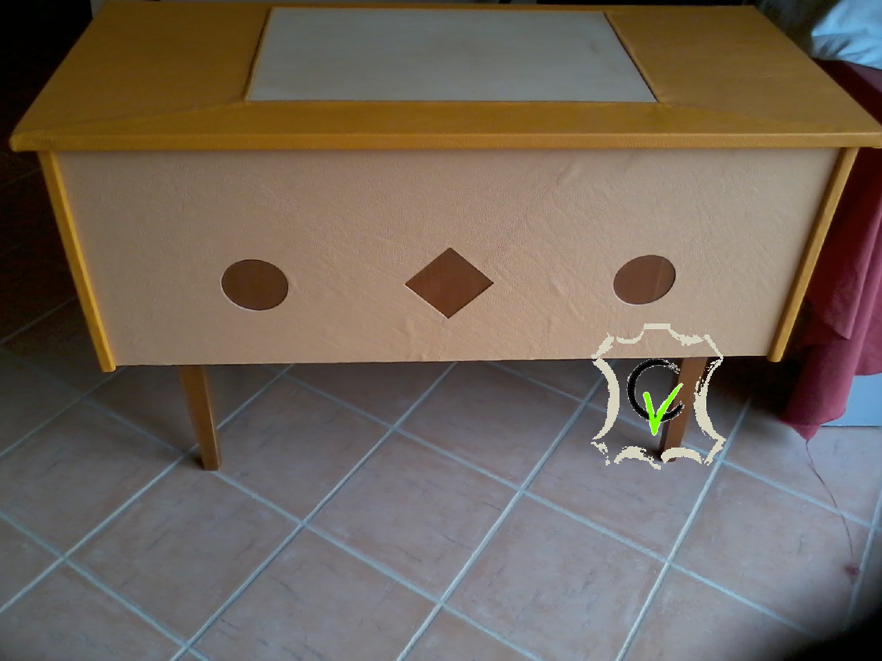 bureau gainé de cuir vachette face