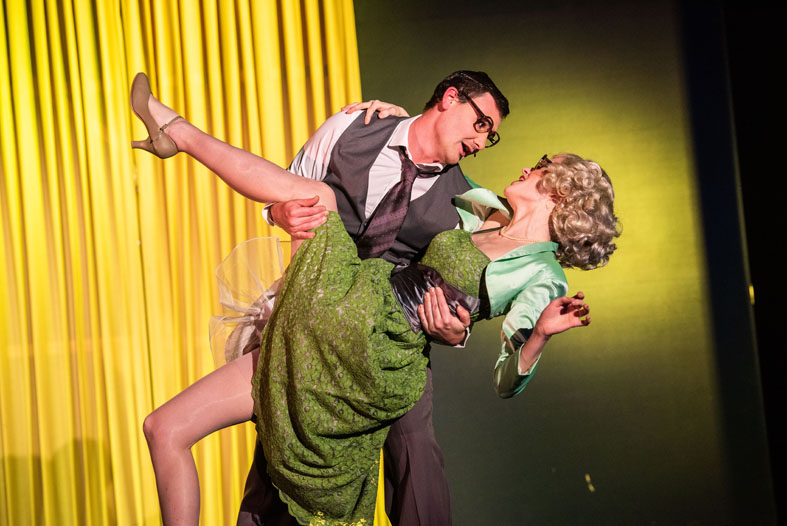 Hochzeitsnacht im Paradies - Theater der Altmark (2021)