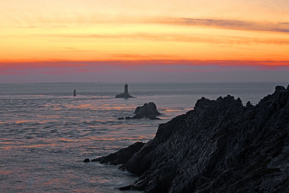 Coucher de soleil sur la Pointe du Raz ( © photo Guilliams Laurent)