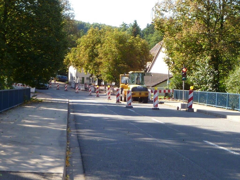 Fürth, Brückenstarße, Tiefbau mit Rohrverlegung, Werns Mühle 