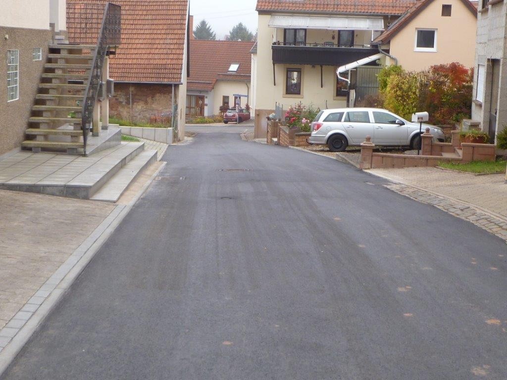Fürth, Kurzer Weg, Fertigstellung in Zusammenarbeit mit der Stadt Ottweiler