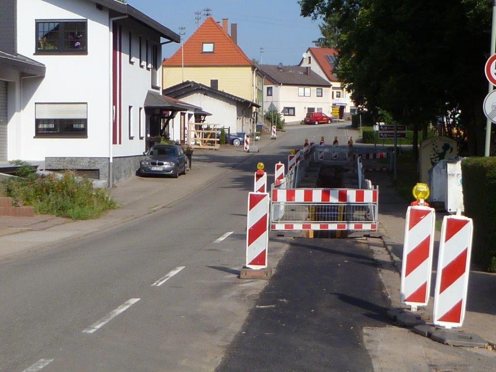 Fürth, Schulstraße, Tiefbauarbeiten mit Rohrverlegung 