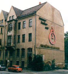 Plauen, Leuchtreklame am Giebel Melanchthonstraße 2,  Ende 1980er Jahre