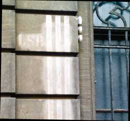 Plauen, Reichsstraße 3, Markierung Luftschutzkeller im 2. Weltkrieg