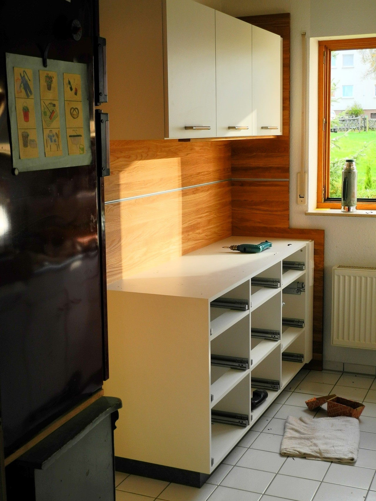 Aufgestellter Unterschrank dazu