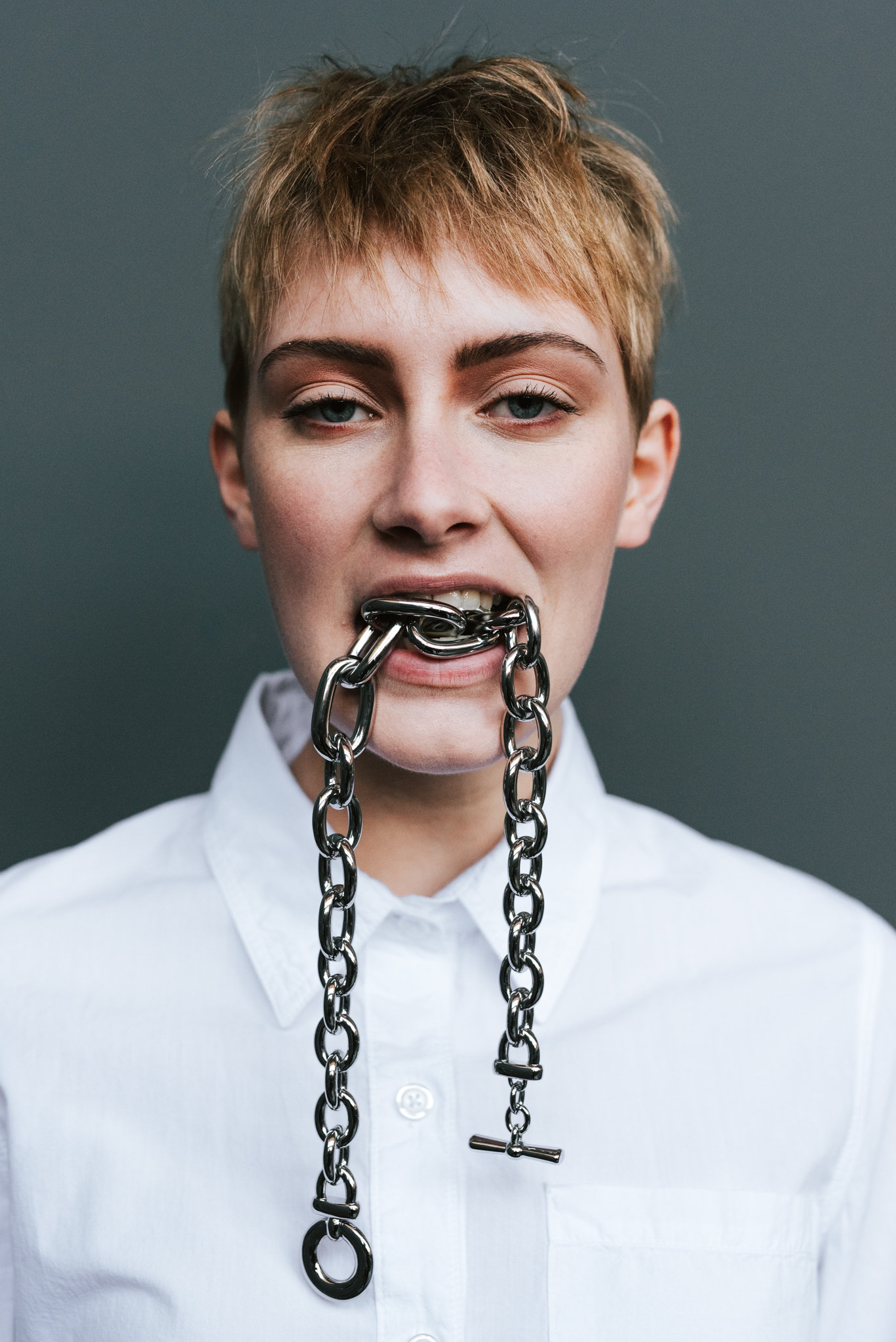 edito mode bijoux shooting makeup