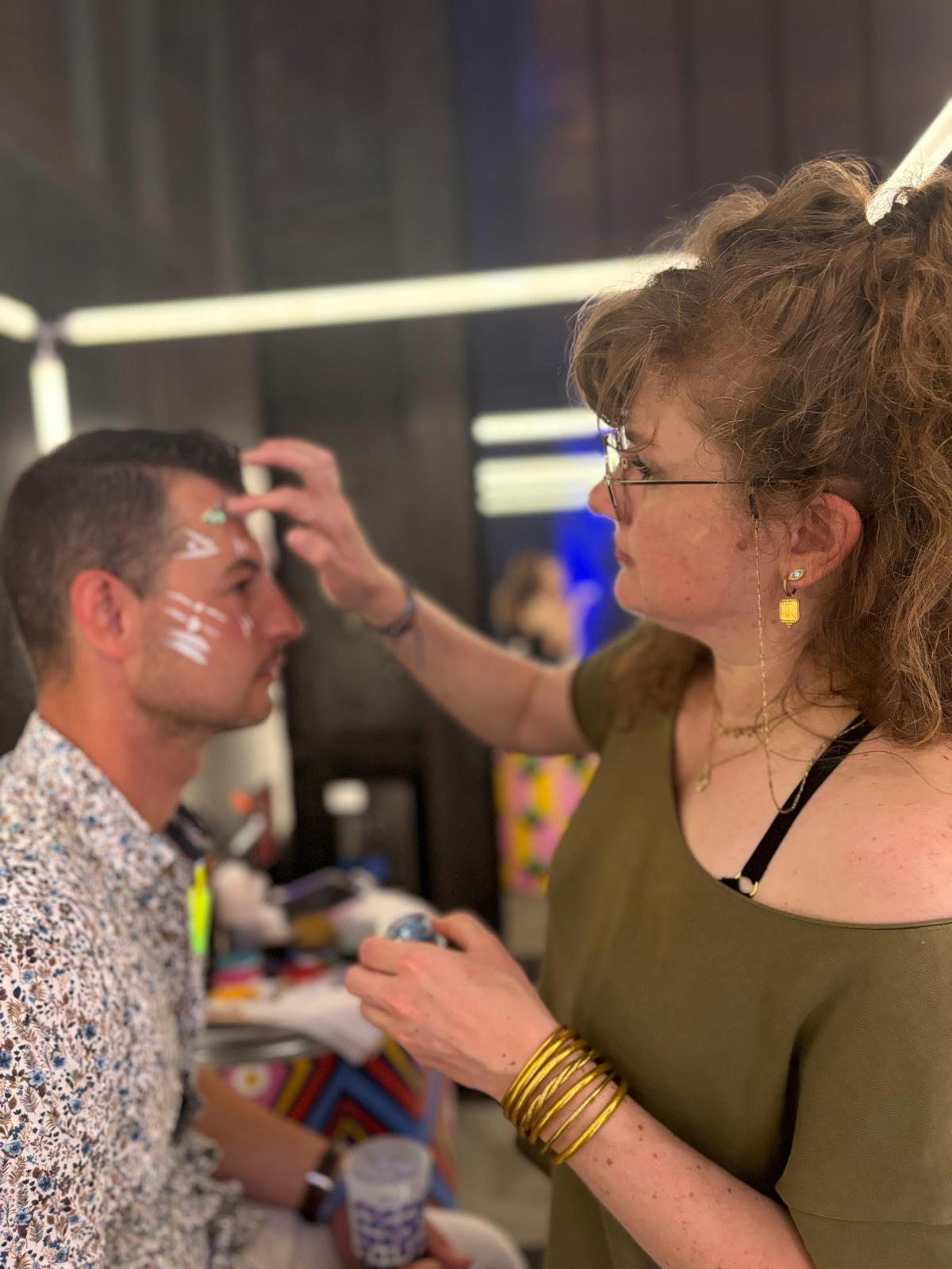 Stand de maquillage en soirée d'entreprise