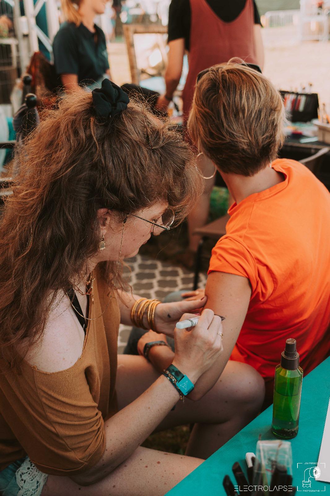 Stand tattoo éphémère