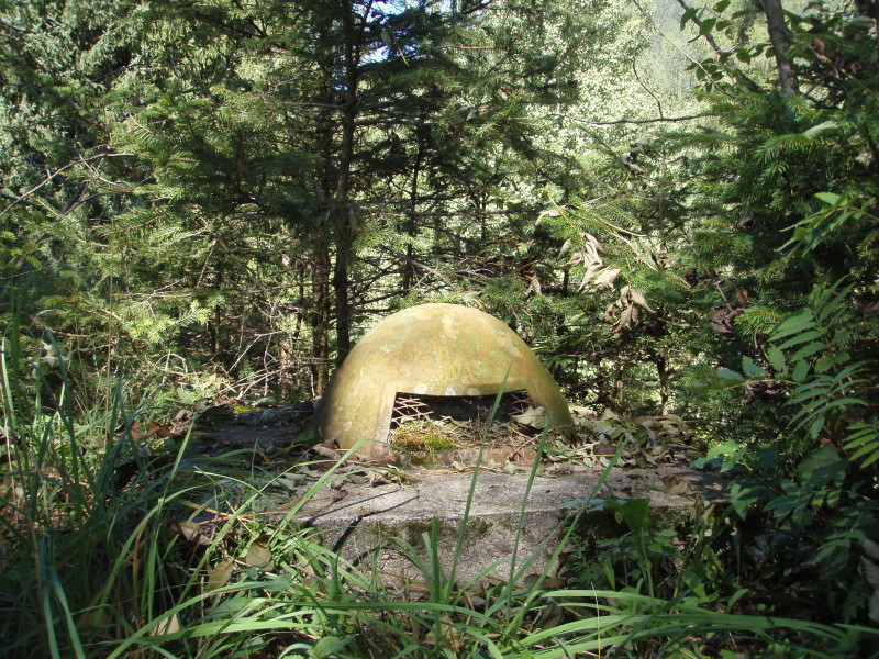 campana di scarico del generatore (sopra la caponniera)