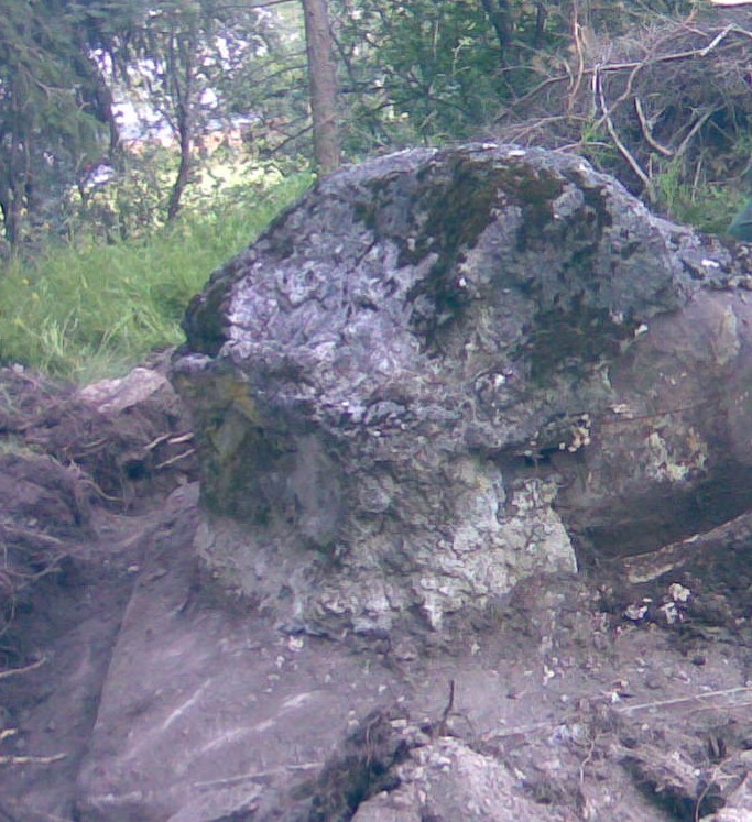 bei den Sanierungsarbeiten, die Aussichtsglocke mit Tarnung