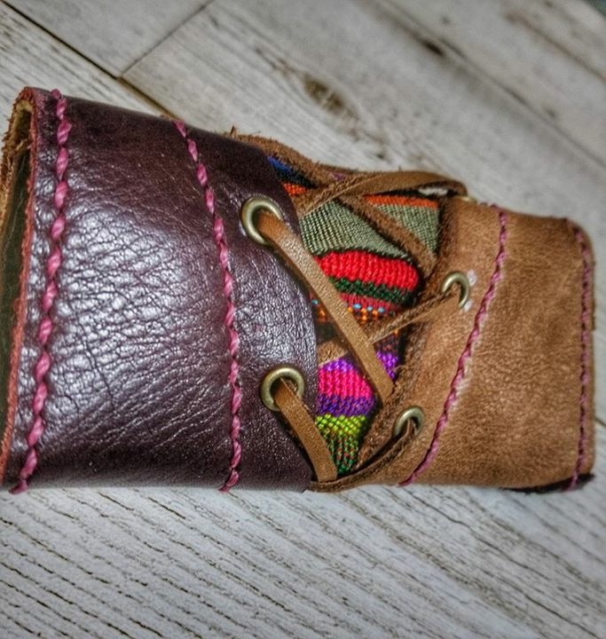 handmade key case leather and ethnic textile materials ハンドメイドキーケース 革 民族織物