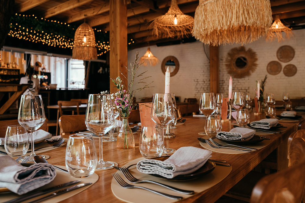 sfeerfoto van feestlocatie Sensi, te Kalmthout-huwelijksfotografie-trouwreportage-byFotografils-IlseWagemakers-Fotograaf gevestigd in Essen