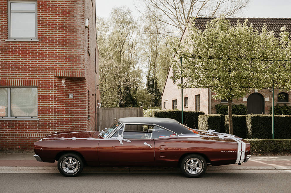 oldtimer als ceremoniewagen-huwelijksfotografie-trouwreportage-byFotografils-IlseWagemakers-Fotograaf gevestigd in Essen