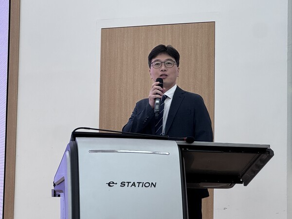 キム・ヨンド金烏工科大学教授がフォーラムで「有機ELディスプレイの消費電力低減技術」について講演