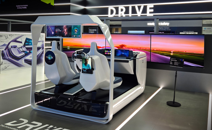サムスンディスプレイが「IAAモビリティ2025」で未来の自動運転車コンセプトとして新たに披露した「デジタルコックピット」 [写真＝サムスンディスプレイ]