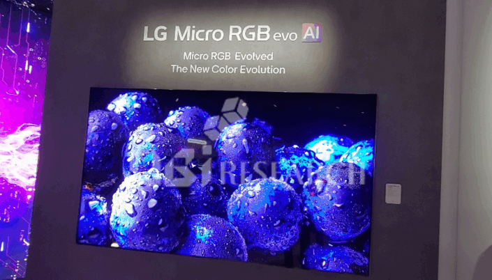 有機ELとQNEDの間で「超プレミアムLCD」の役割を担うLG電子の100インチMicro RGB evo TV（出典：LG電子）