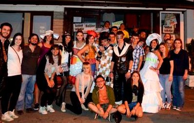 The whole group of participants after the "fashion show" in Brus