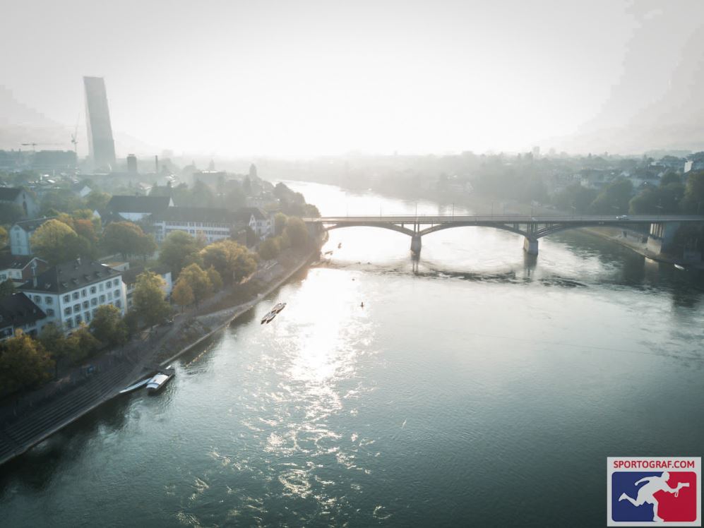 Die Wettsteinbrücke hinunter setzte jeweils kurzzeitig der "Flow" ein. (Foto: sportograf)