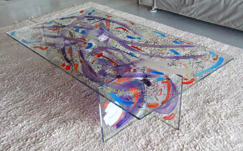 Table - 140 x 80 x 40 cm