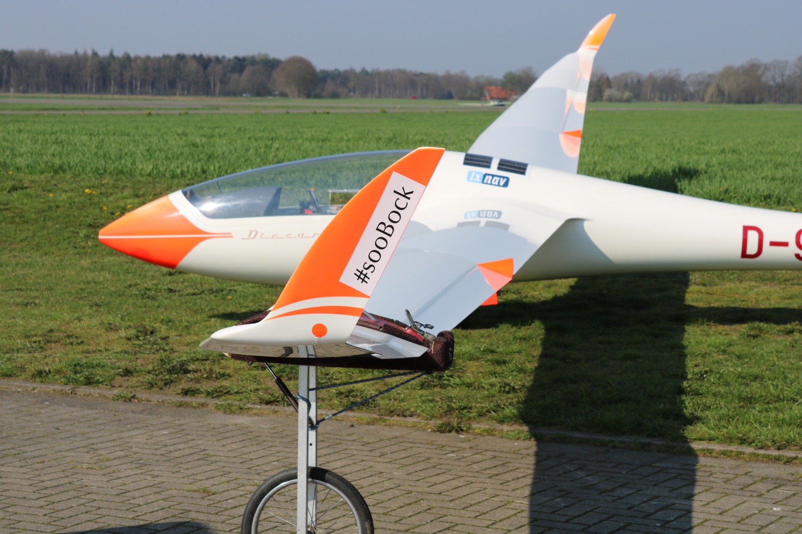 Christoph fliegt mit dem Discus 2b vom Förderverein Leistungssegelflug NRW e.V.
