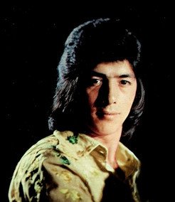 Comienzos De Los Chichos Julio Jero Y Emilio Pido perdon a la mar no tengo en cuenta los barcos te perdono capitán por la muerte de mi hermano. comienzos de los chichos julio jero