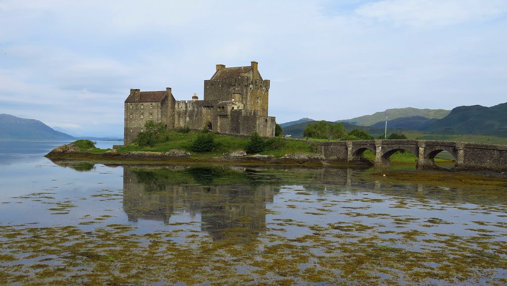 Eilean Donan Castle, Filmkulisse in "James Bond - Die Welt ist nicht genug" und in "Highlander" mit Christopher Lambert und Sean Connery