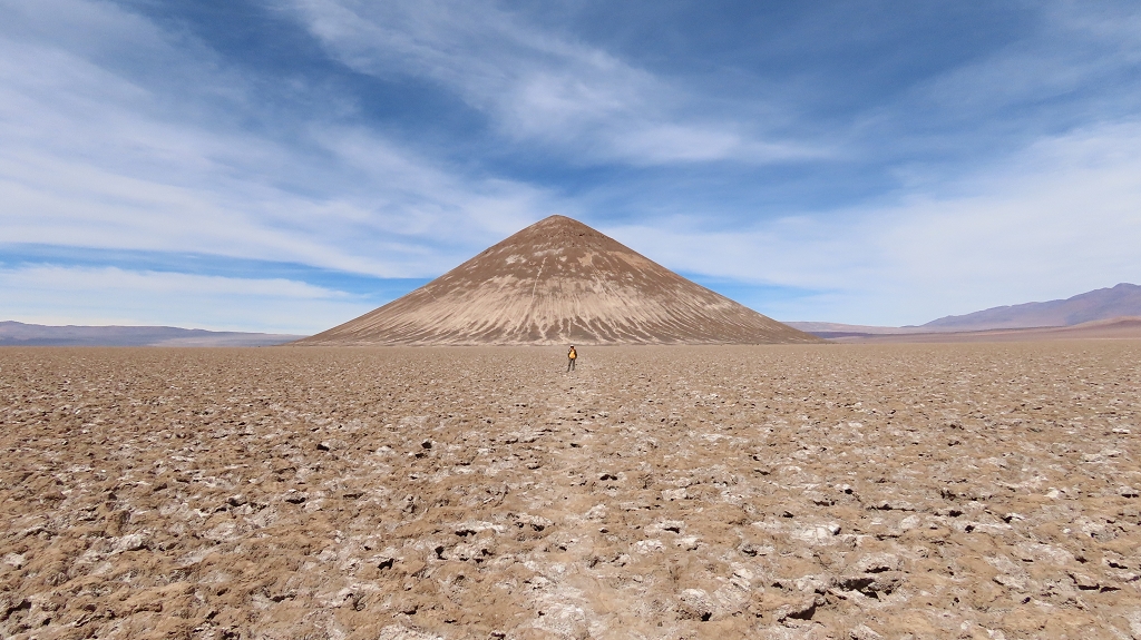 Der Cono de Arita ist ein unvollendeter Vulkan aus Lava und Salz (3.689 m)