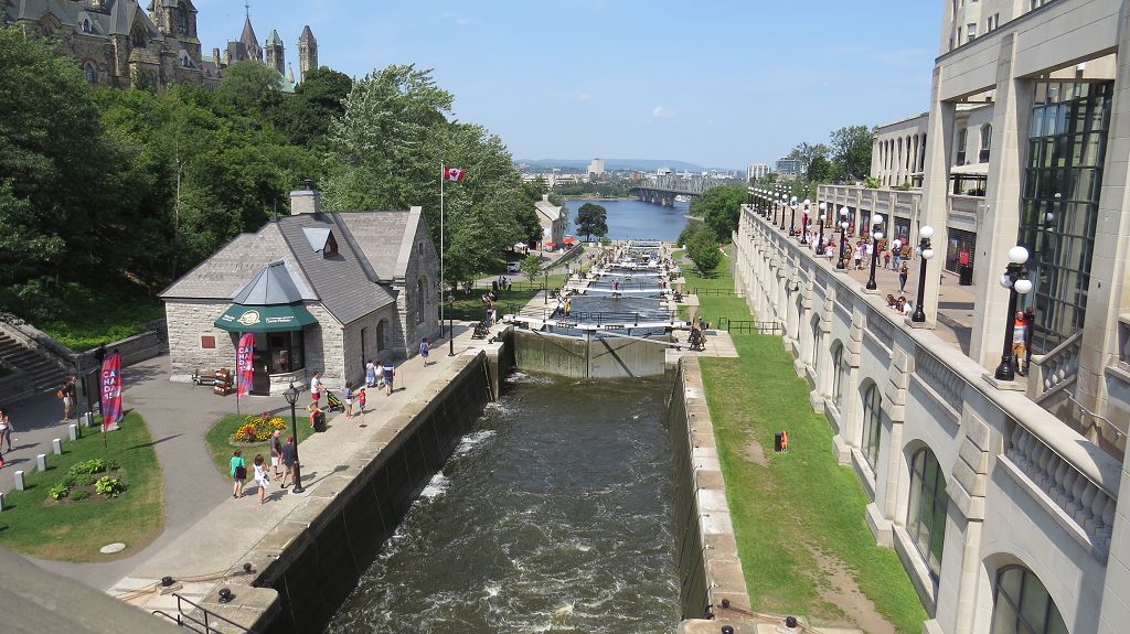 ...und dem Rideau Canal, der Ottawa mit den Großen Seen verbindet