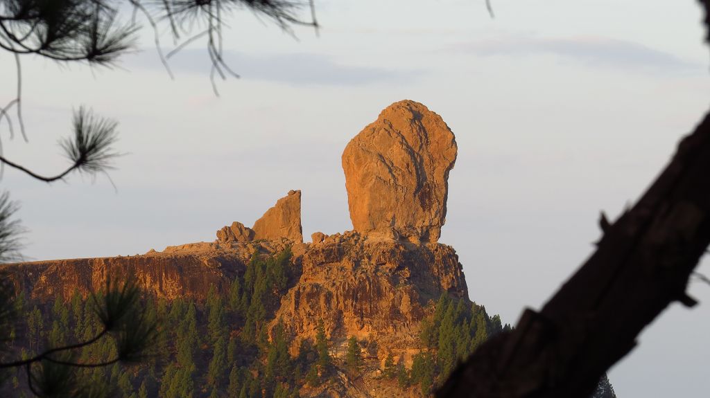 Roque Nublo, das Wahrzeichen Gran Canarias. Unser Blick vom Campingplatz