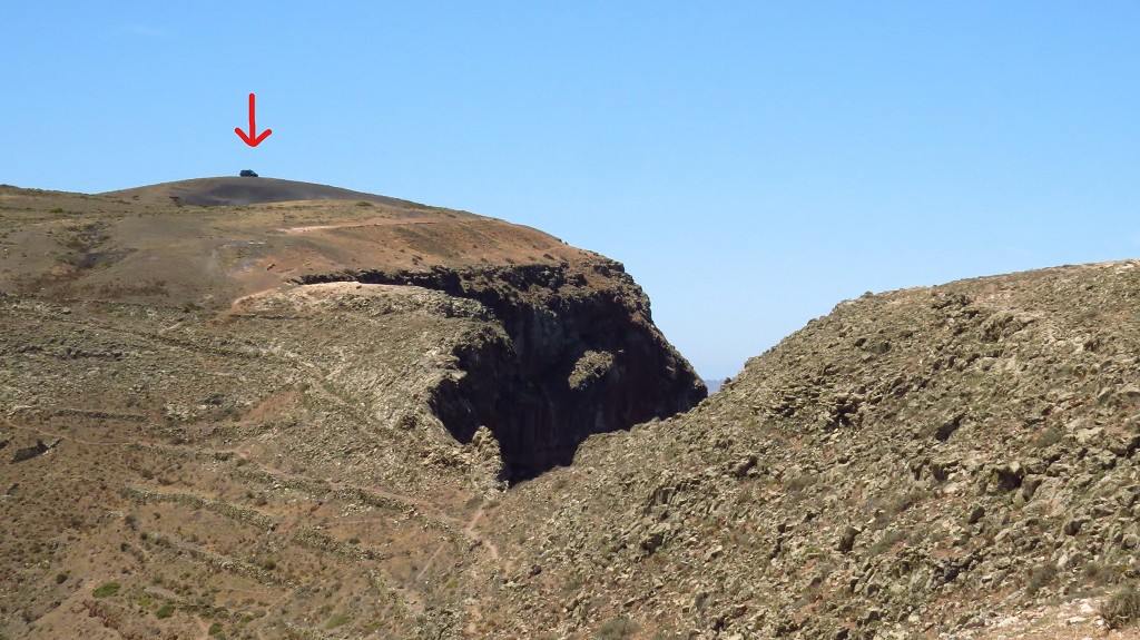 Oben auf dem Berg steht unser Camper :-)