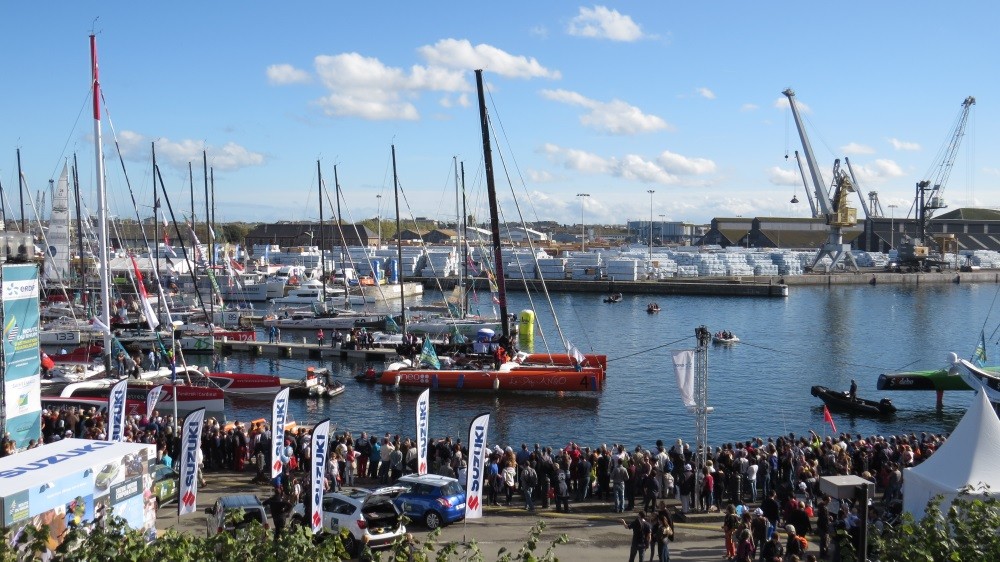 Die Boote verlassen den Hafen