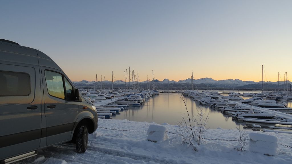 Abends erreichen wir in Molde den Romsdalsfjord