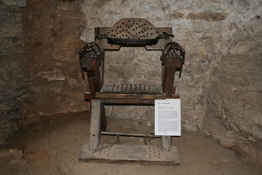 Folterstuhl auf Burg Pappenheim