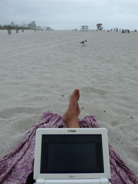 Reisebericht schreiben am Strand