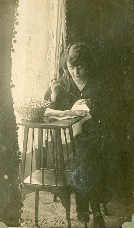 1916 - Nonna Irene Damiani in Sensales