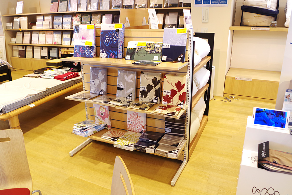 2F シーツも豊富に品揃え