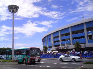 Buses arrive at Marine Stadium