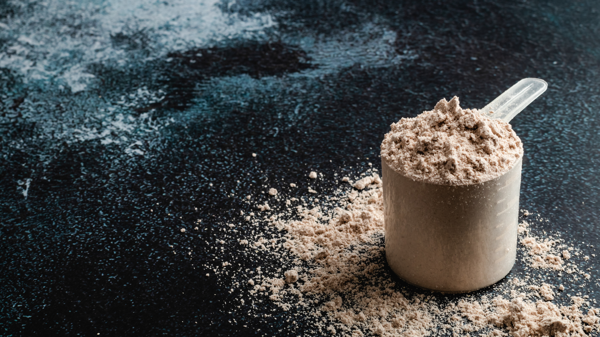 Eiweißupdate: Was, wie viel, wovon? Alles über Proteinpulver, Riegel und Co.