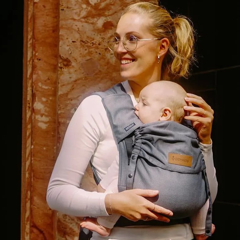 Ergonomische DidyFlow Babytrage von Didymos in Anthrazit