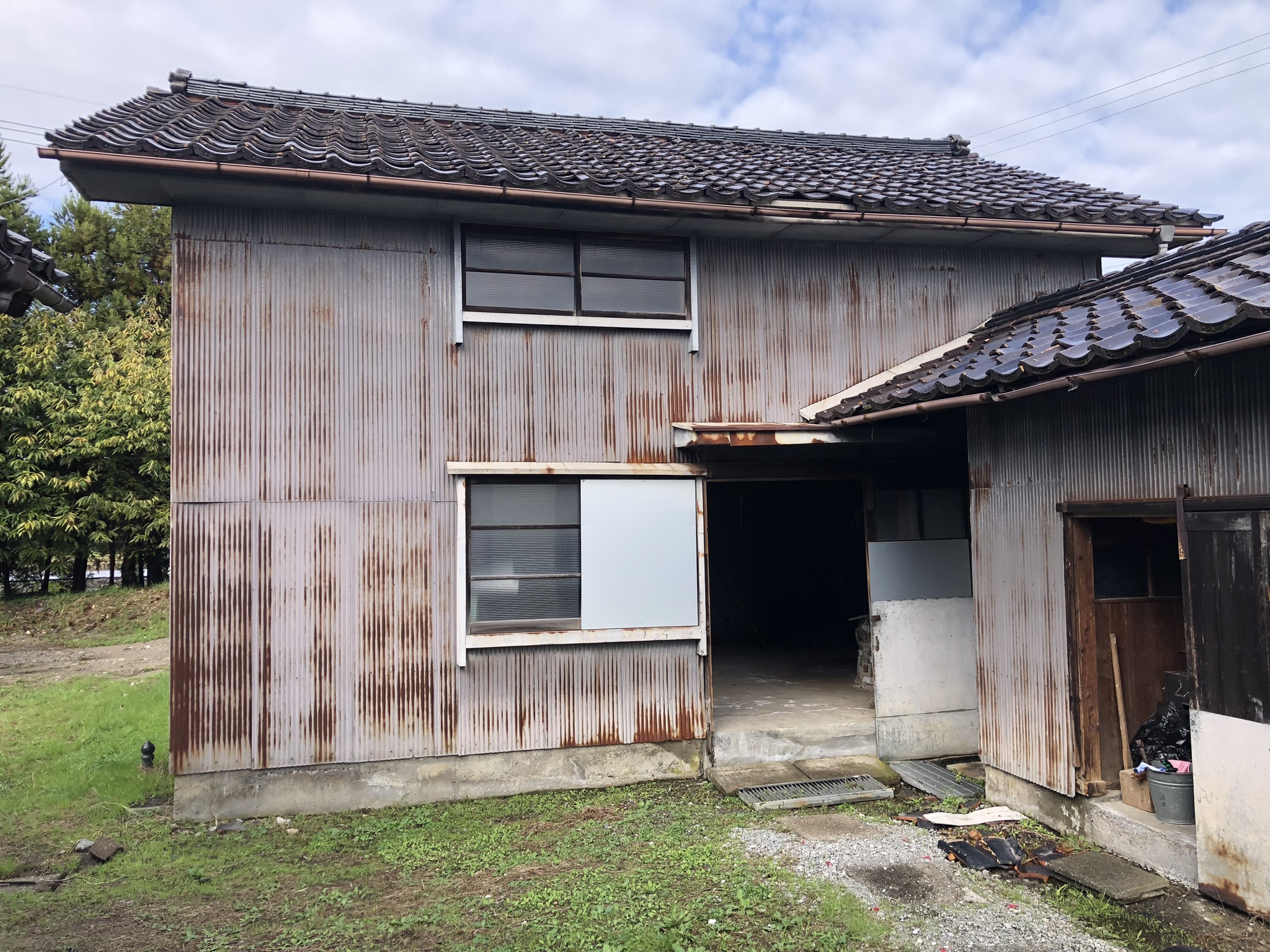 工事前:右手前部分は減築