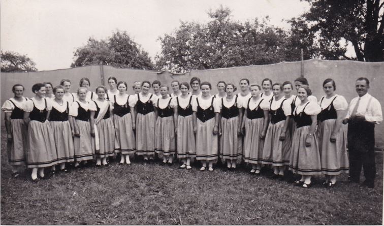 Der Töchterchor am Sängertag in Niederneunforn