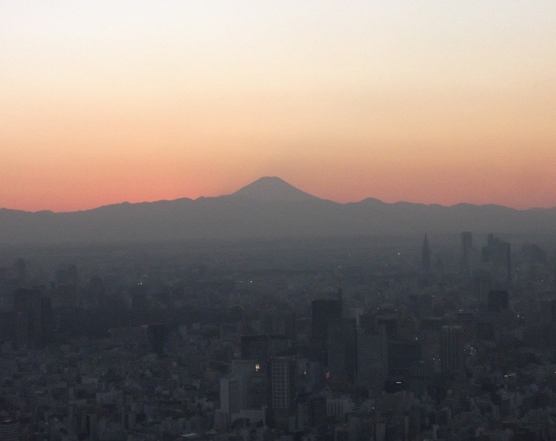 富士山　夕日が沈むと大きな歓声があがった、、、