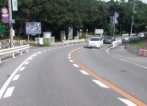 乗車定員一杯に乗せたときの運転に注意を 人と車の安全な移動をデザインするシンク出版株式会社 乗車定員一杯に乗せたときの運転に注意を 人と車の安全な移動をデザインするシンク出版株式会社